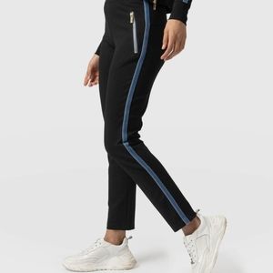 Saint+Sofia XS tapered ankle pant in navy.